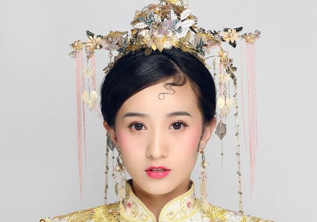 麗竹彩妝作品 | 略施粉黛， 一抹朱唇紅艷