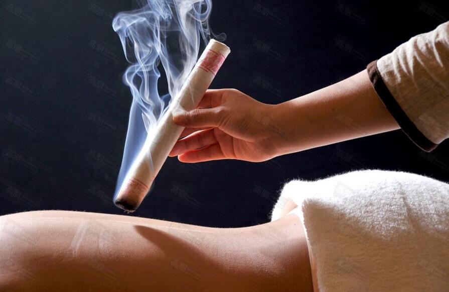 南寧美容學(xué)校：面部艾灸的美容養(yǎng)生手法
