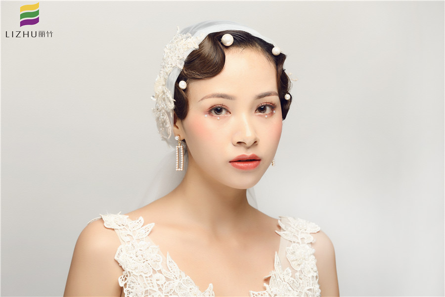 手推波紋復古新娘造型教程，南寧化妝學員是這么打造的