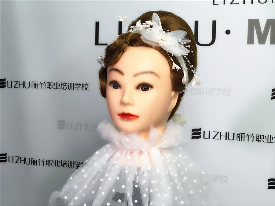 麗竹編發(fā)：復(fù)古秀禾時尚，統(tǒng)統(tǒng)有