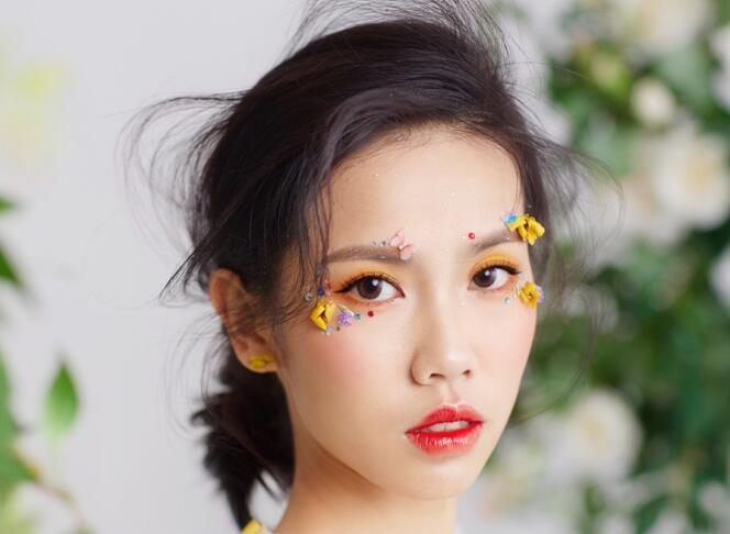 森系抽絲新娘造型，帶你領(lǐng)略南寧專業(yè)化妝培訓(xùn)技術(shù)