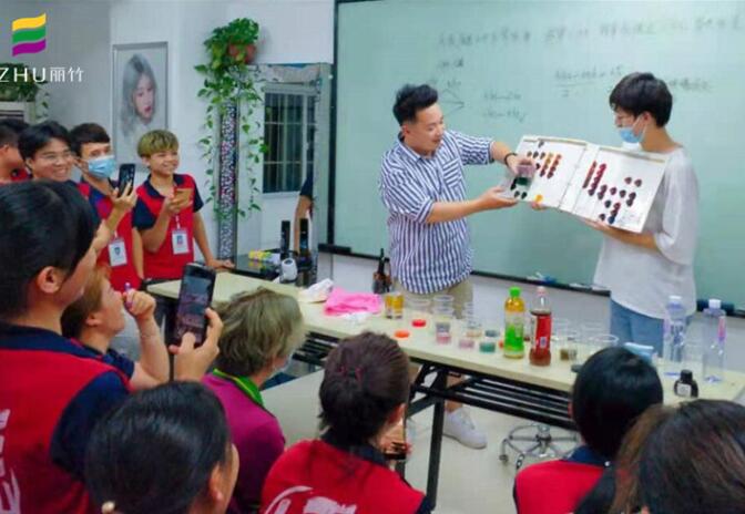 為什么美發(fā)要學(xué)色彩知識(shí)？南寧美發(fā)培訓(xùn)學(xué)校解釋給你聽(tīng)