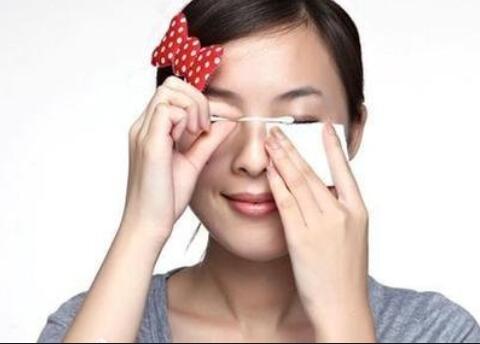 神奇卸內(nèi)眼線術(shù)，告訴你廣西化妝學(xué)校哪家有實(shí)力