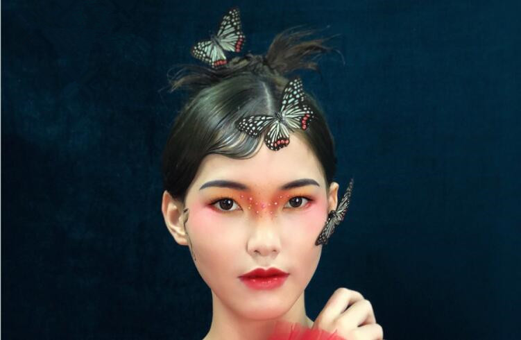 元氣蝴蝶妝容，彰顯南寧學彩妝的學校哪家?guī)熧Y強