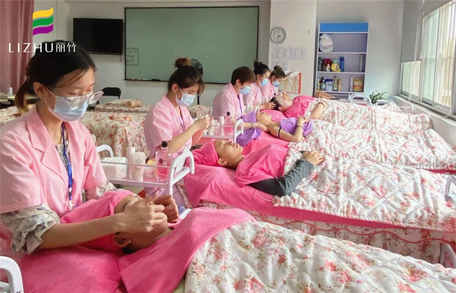 手法按摩操作方法，廣西美容護(hù)膚培訓(xùn)分享