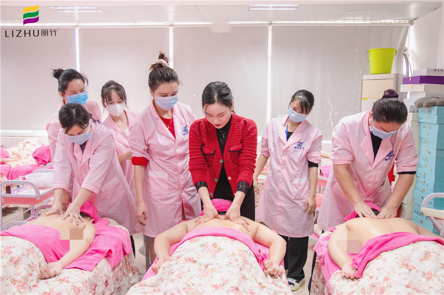 背部疏通的好處，廣西美容養(yǎng)生培學(xué)校告訴你