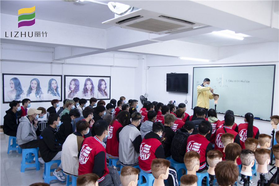 平頭修剪方法，廣西男發(fā)剪裁培訓(xùn)內(nèi)容