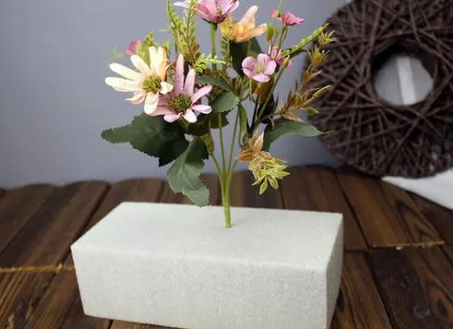 插花需要哪些材料？南寧婚慶花藝培訓(xùn)學(xué)校幫你盤點(diǎn)