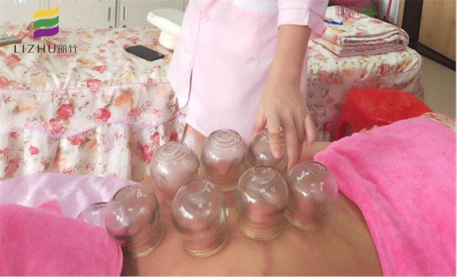 女人拔火罐的好處，廣西美容培學院專業(yè)課程介紹