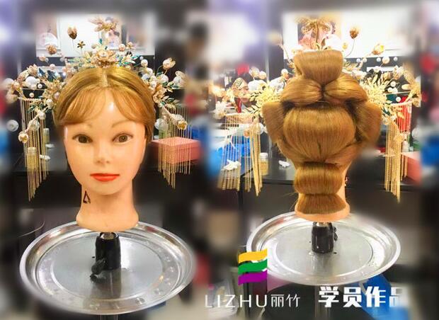 秀禾卷筒造型手法，廣西新娘化妝培訓(xùn)給你教程