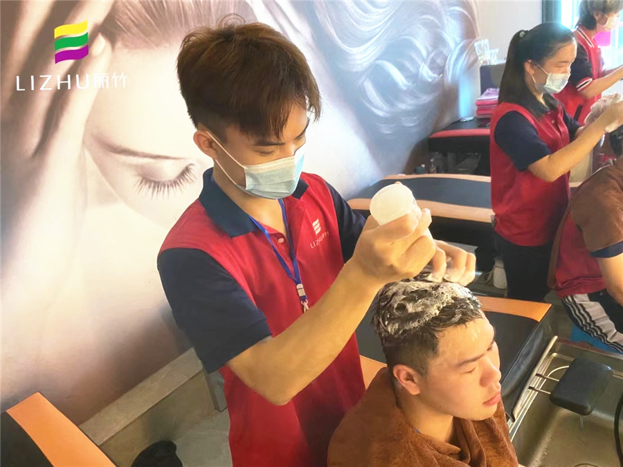 中式洗頭與泰式洗頭的不同，南寧美發(fā)洗頭學校專業(yè)解答