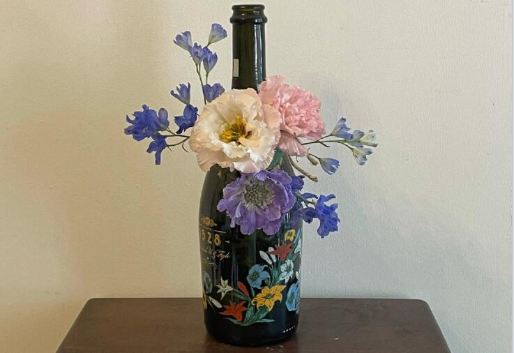 南寧哪里可以學花藝？先來看看酒瓶插花作品