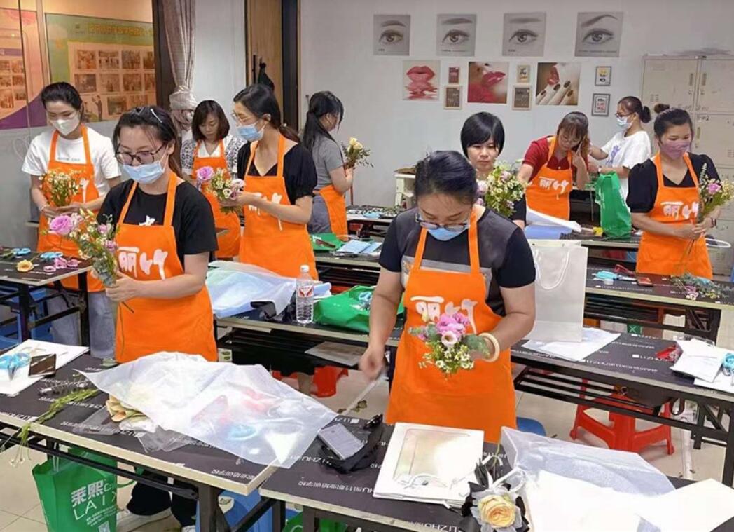 南寧花藝學(xué)校開班，浪漫席卷而來