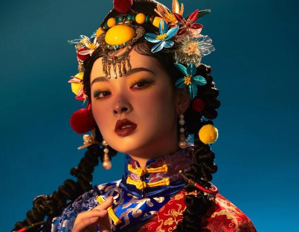 藏族少女寫真造型，南寧彩妝學(xué)校專業(yè)正規(guī)作品
