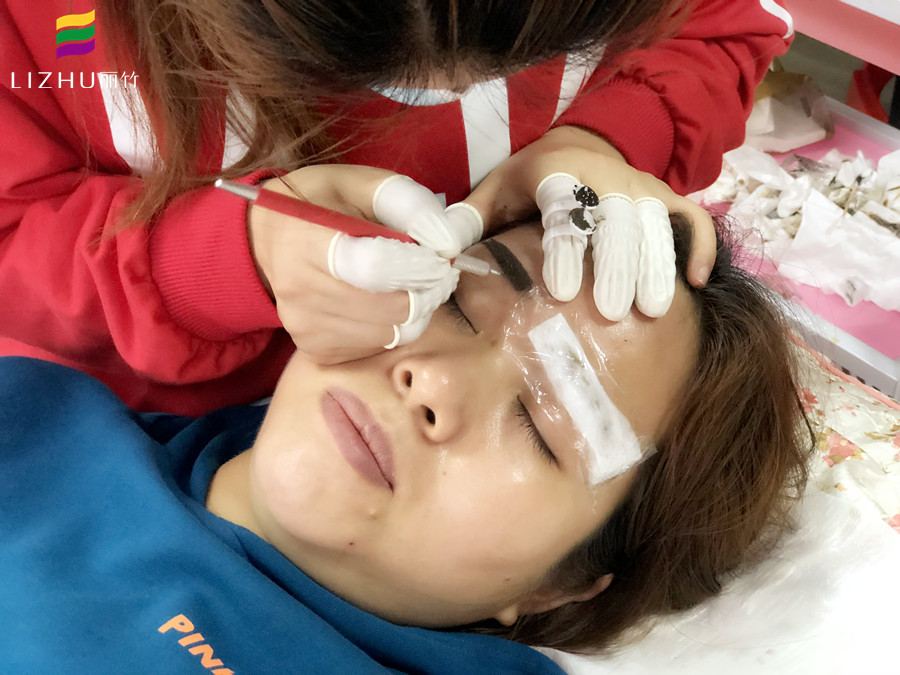 紋眉快速消腫的方法，南寧紋繡眉眼唇培訓分享