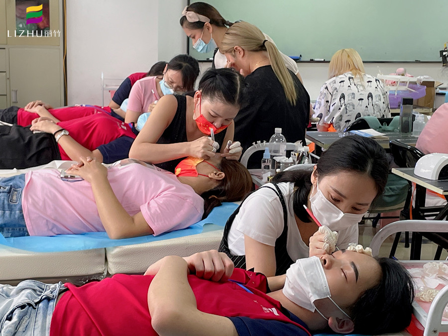 被舒緩膏灼傷處理的方法，廣西紋繡正規(guī)學校分享建議