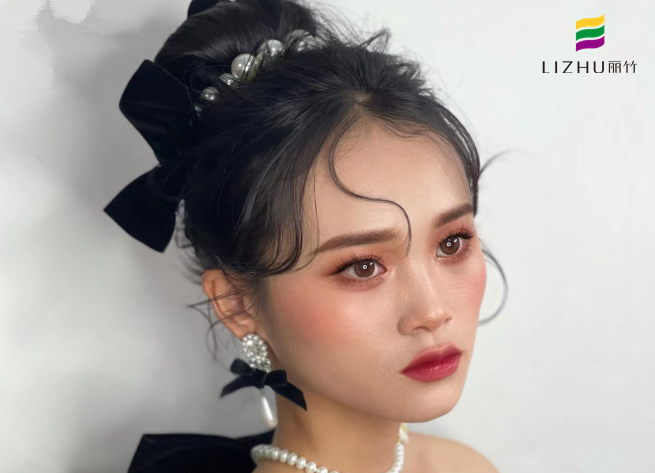 黑色禮服造型，廣西美妝造型學(xué)校作品分享