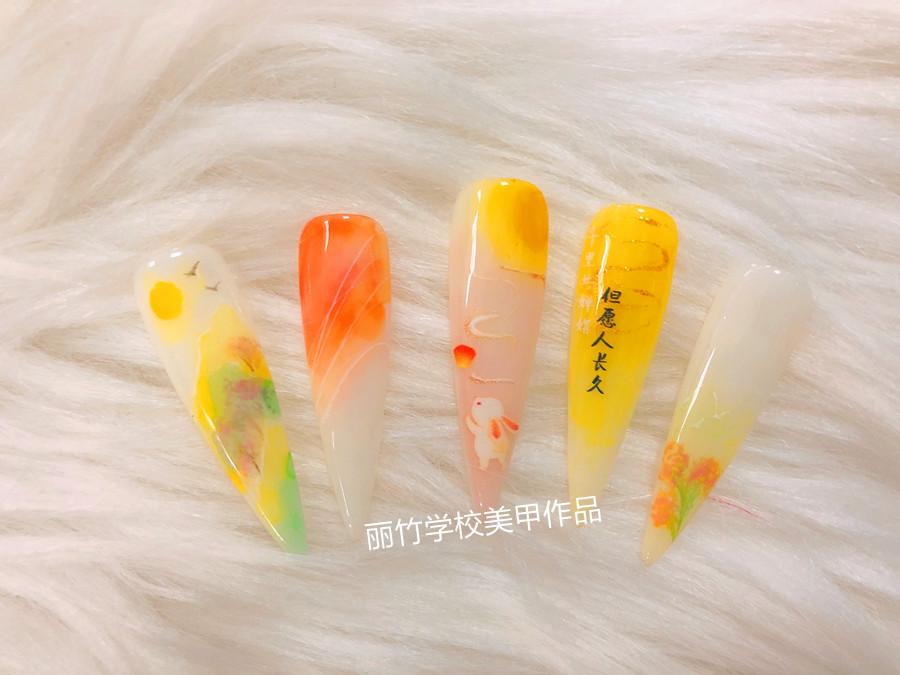 美甲的甲面不亮？南寧麗竹美甲學(xué)校教你處理