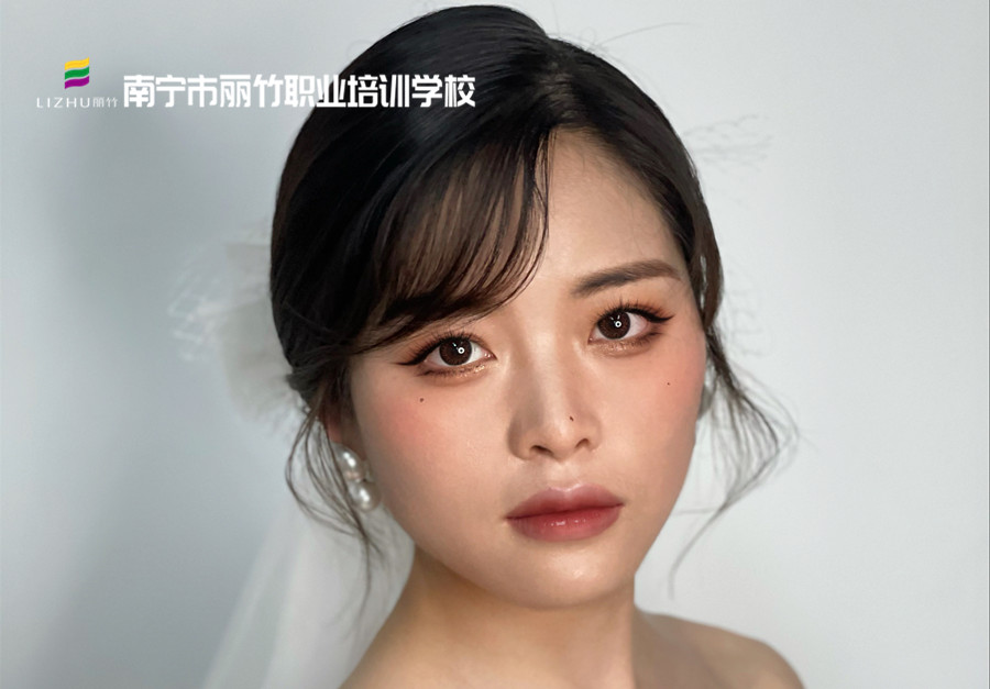 韓式新娘造型，南寧化妝培訓(xùn)新娘造型作品