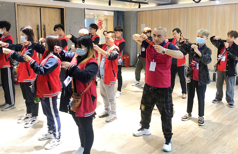 美發(fā)剪刀操作注意事項(xiàng)，南寧美發(fā)師培訓(xùn)基礎(chǔ)課程