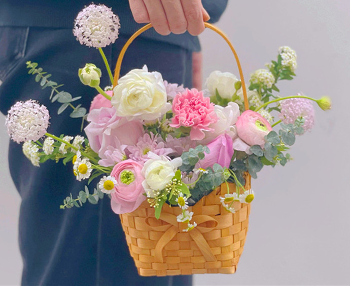 韓式手提花籃，南寧鮮花培訓作品