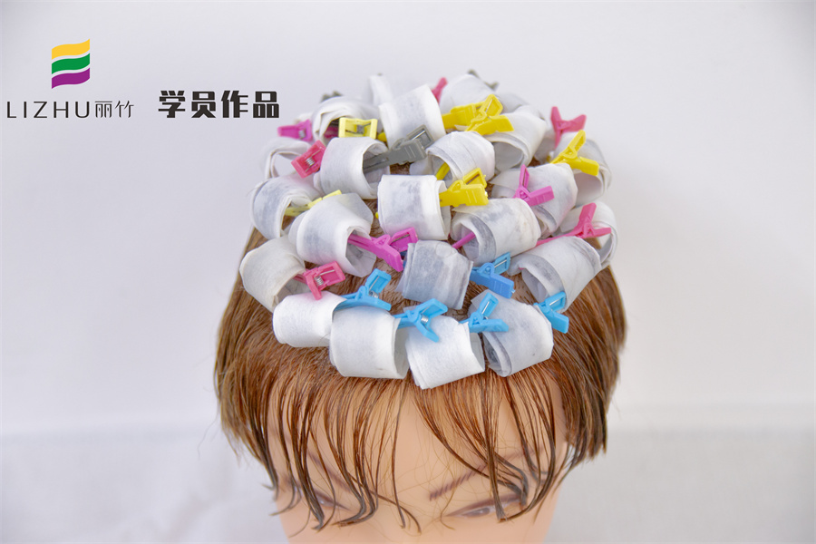 廣西燙發(fā)造型學(xué)校作品：錫紙燙、定位燙，包租婆卷筒造型