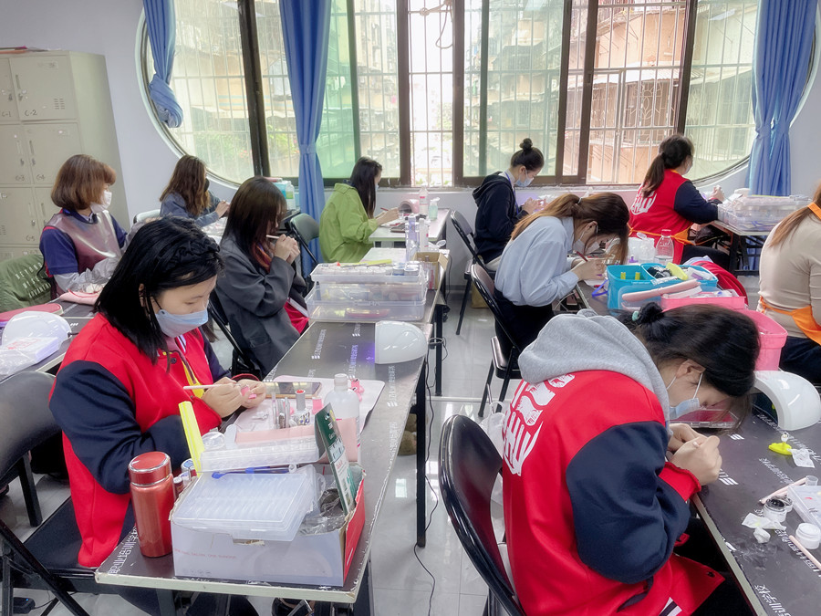 南寧美甲：石膏膠美甲是什么？