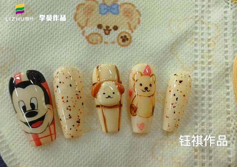卡通立體浮雕&手工蝴蝶結(jié)美甲，南寧美甲造型進修作品