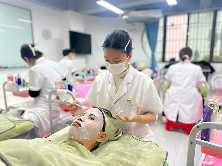 如何去除濁相？南寧皮膚管理師教你