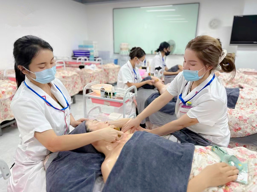你適合做肩頸刮（sha）痧嗎？零基礎美容教學