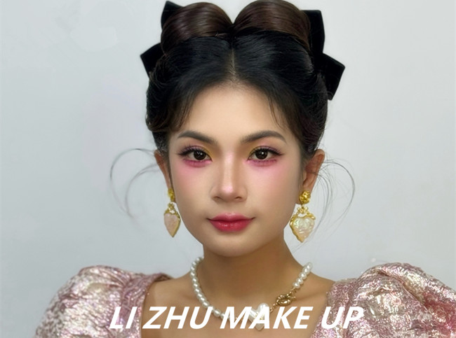 在逃公主造型，告訴南寧專(zhuān)業(yè)彩妝去哪學(xué)南寧專(zhuān)業(yè)彩妝去哪學(xué)？