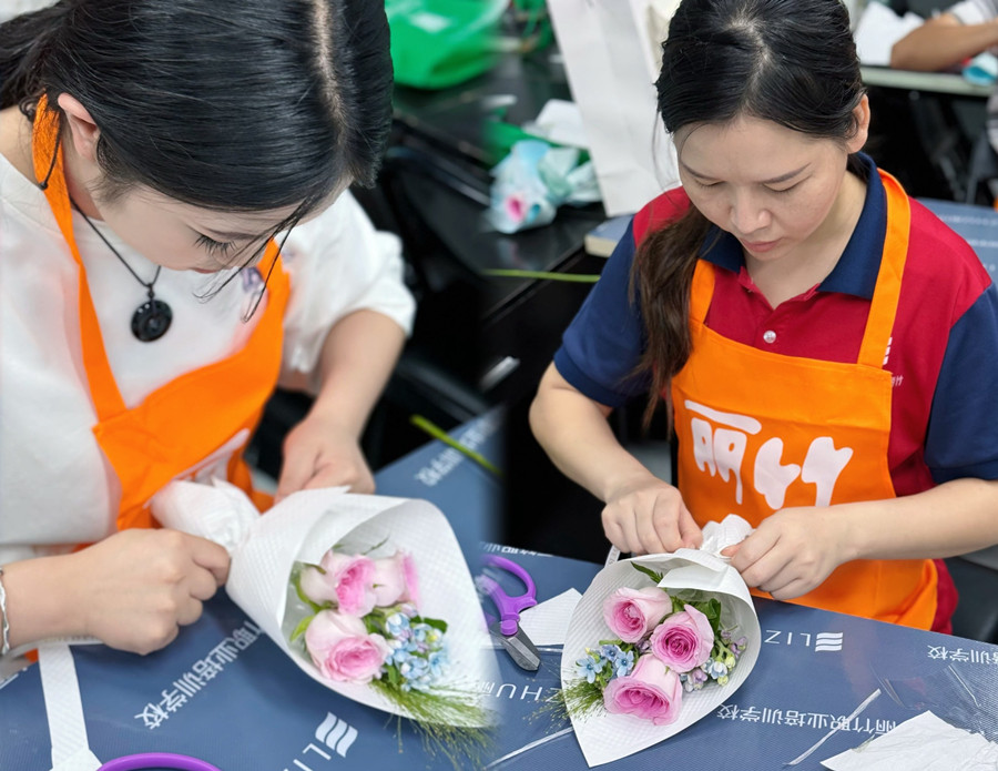 南寧花藝學(xué)校開班首日，學(xué)員收獲滿滿