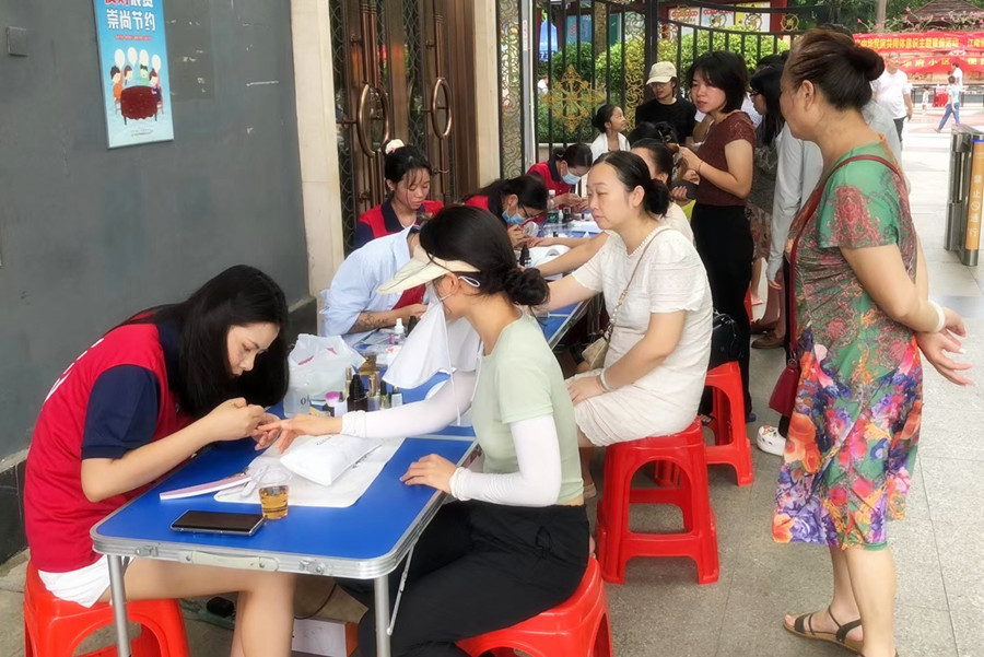 南寧美甲培訓(xùn)社會(huì)報(bào)告，告訴你南寧學(xué)美甲哪里有實(shí)力？