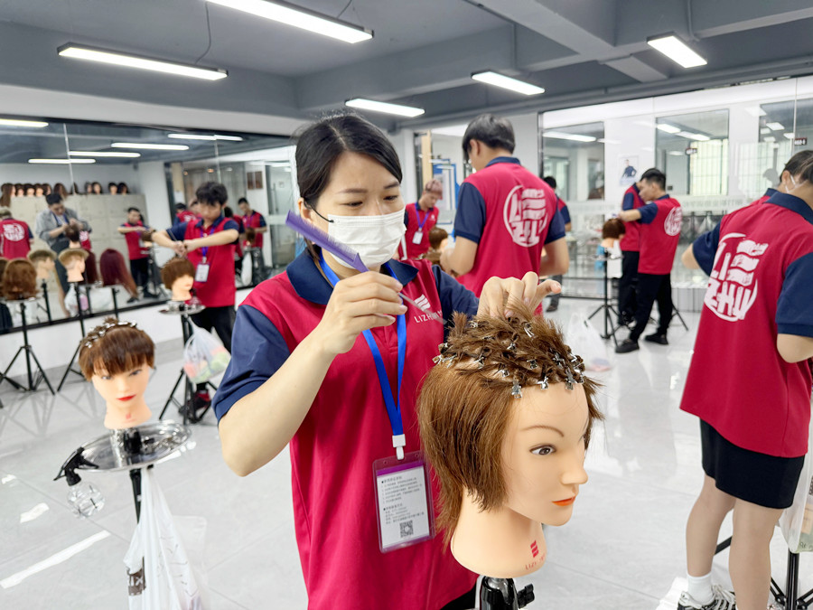 什么叫鋼夾燙？南寧學(xué)燙發(fā)哪家比較好？