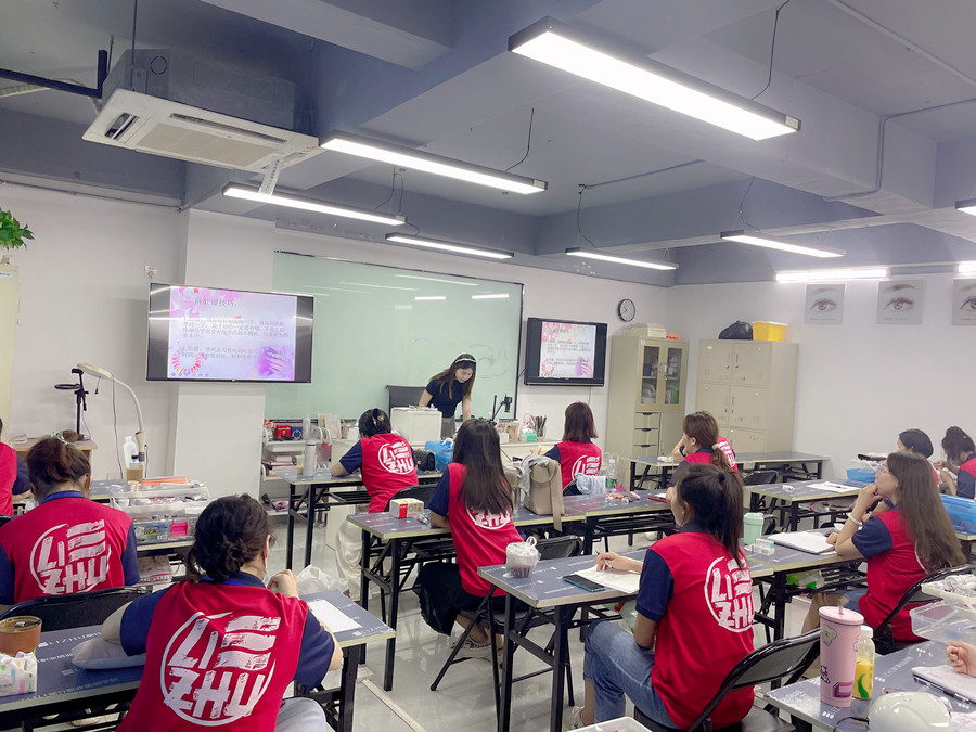 廣西學美甲零經(jīng)驗：美甲理論知識有哪些？