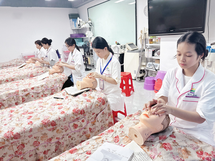 南寧培訓(xùn)美容師課程，從認(rèn)識(shí)面部開(kāi)始