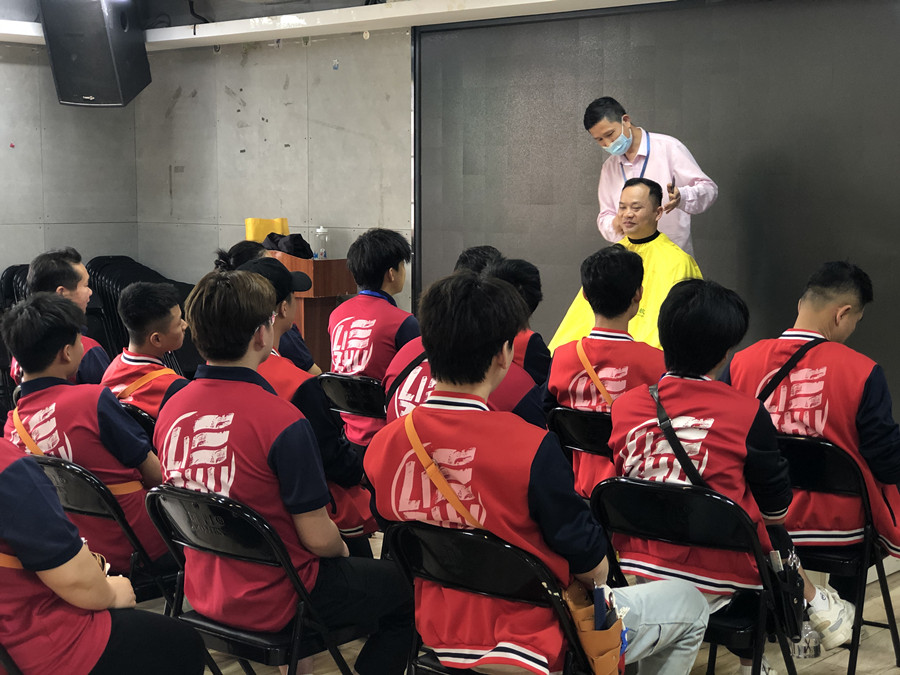 南寧學快剪：理發(fā)培訓都要學哪些內(nèi)容？
