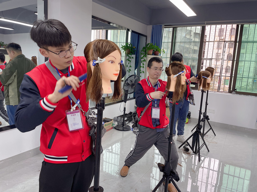 廣西美發(fā)造型剪發(fā)：女士精剪造型要學(xué)哪些內(nèi)容？