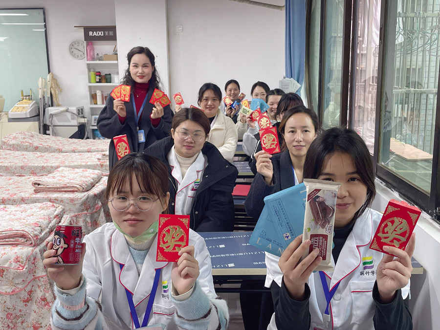 美容班的開學(xué)儀式感，南寧美容培訓(xùn)校園活動