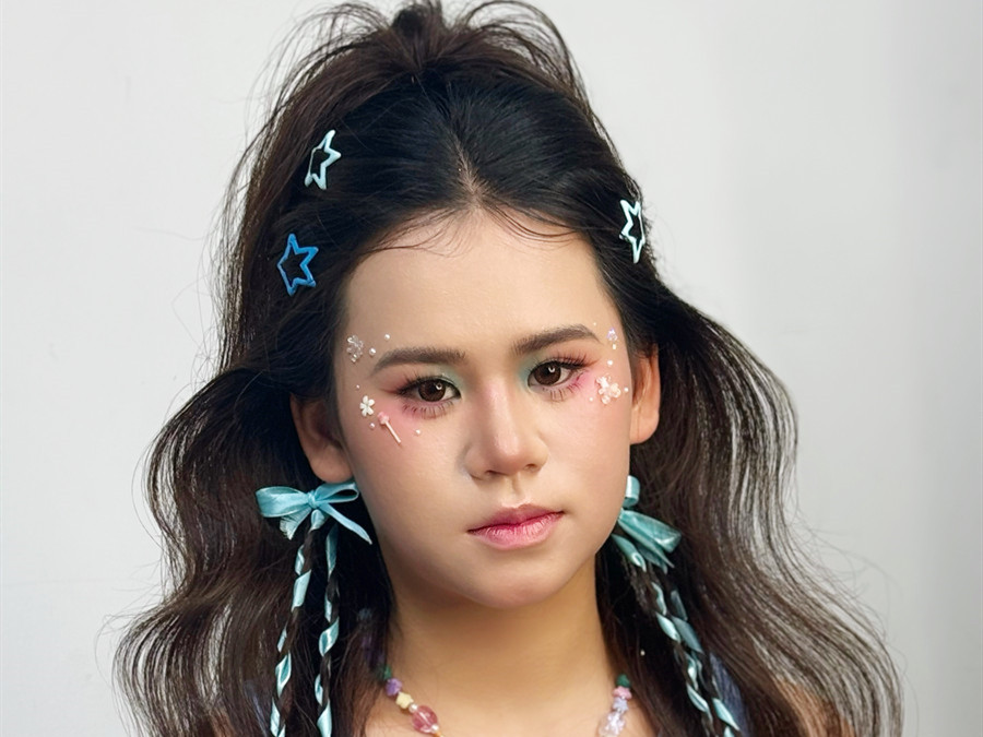 多巴胺應(yīng)援妝，廣西彩妝藝術(shù)造型學(xué)校講解