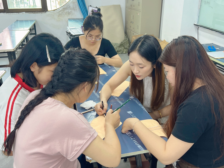 仿皮紋眉設(shè)計練習(xí) ，告訴你廣西紋繡學(xué)習(xí)哪里專業(yè)