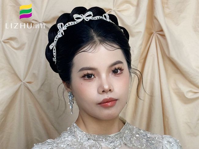 南寧新娘跟妝學習：婚禮新娘造型