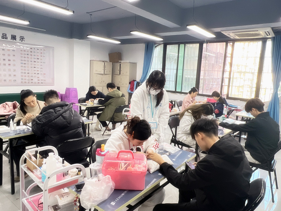 傳統(tǒng)美甲前置處理，南寧美甲專業(yè)教學(xué)講解