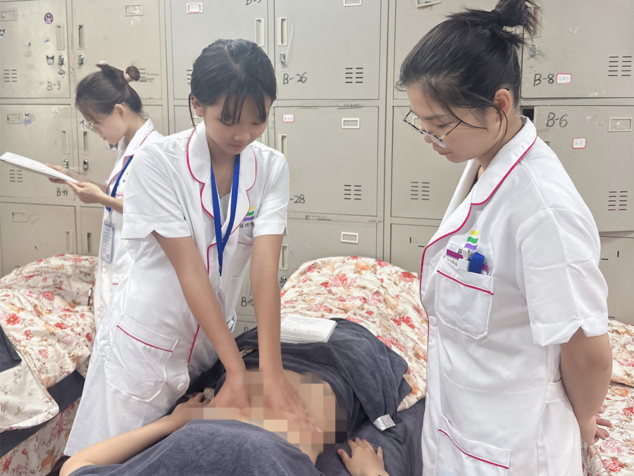 新手揉按腹部如何發(fā)力？廣西美容美體教程