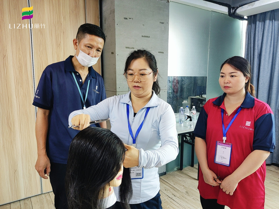 現(xiàn)報現(xiàn)學(xué)，南寧美發(fā)學(xué)校誠信口碑受稱贊