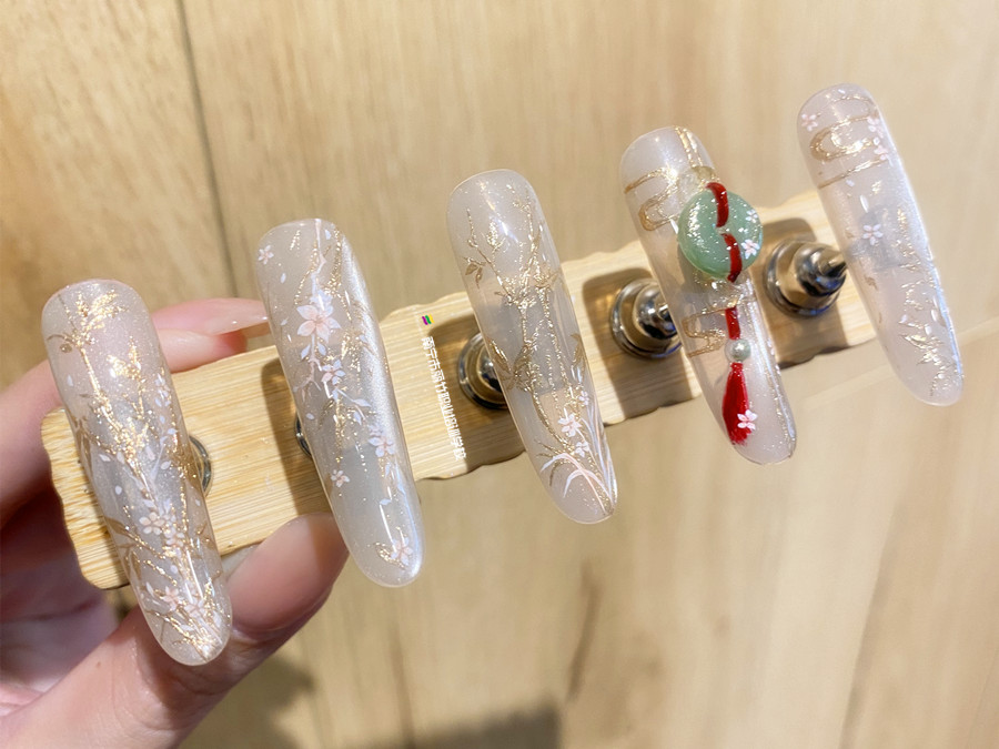 國風新中式美甲，南寧美甲職業(yè)學校作品