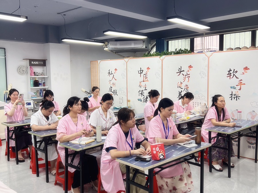 南寧美容教學(xué)：先理論后實操